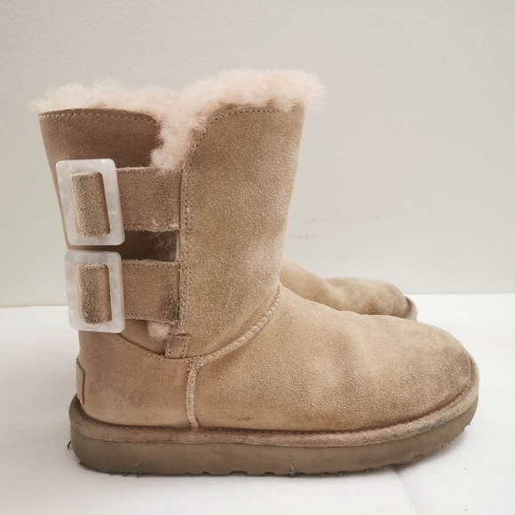 UGG Bailey Fashion Buckle Boots - Picture 4 of 13